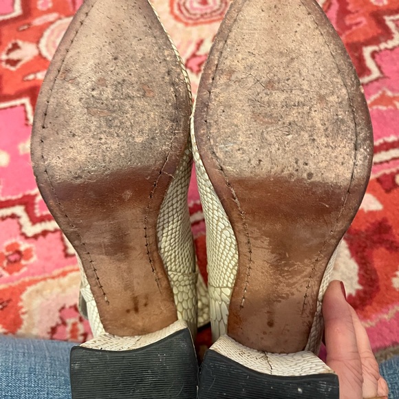 Freebird Joey Booties size 9 - Picture 7 of 7